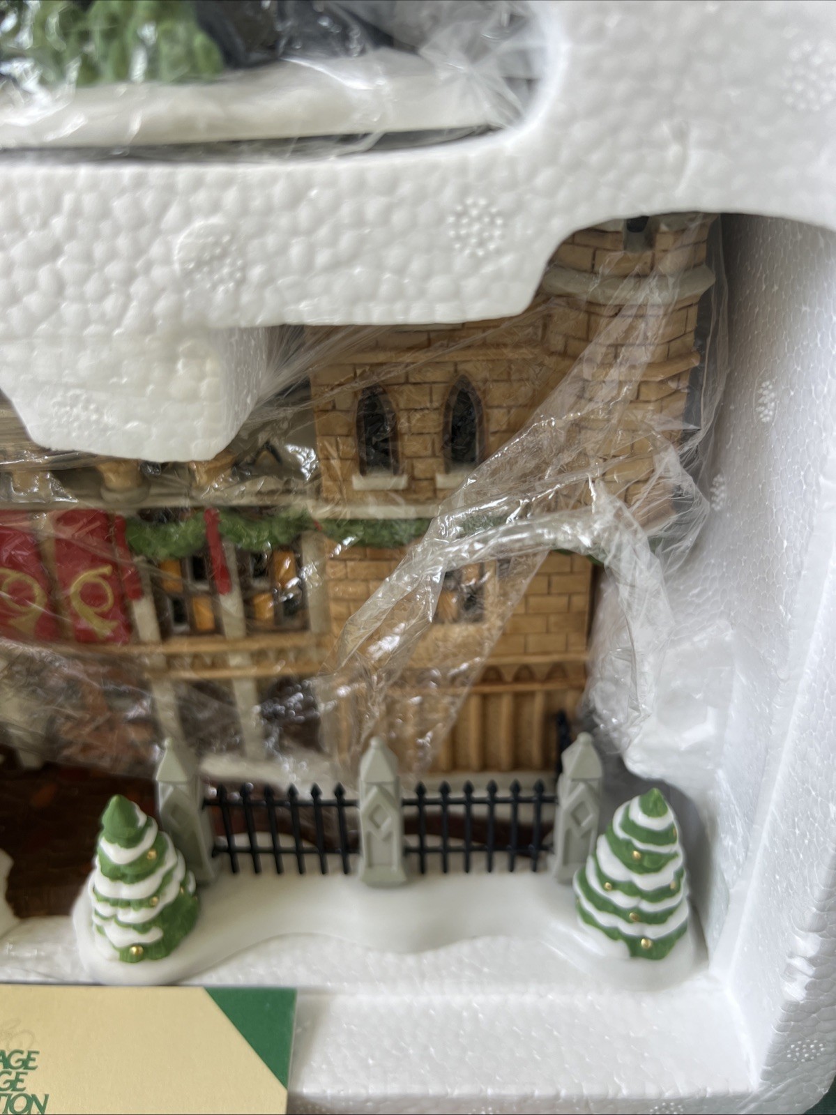 Dept. 56 Dickens Village Big Ben Clock Lighted Building W/working Clock & Lights