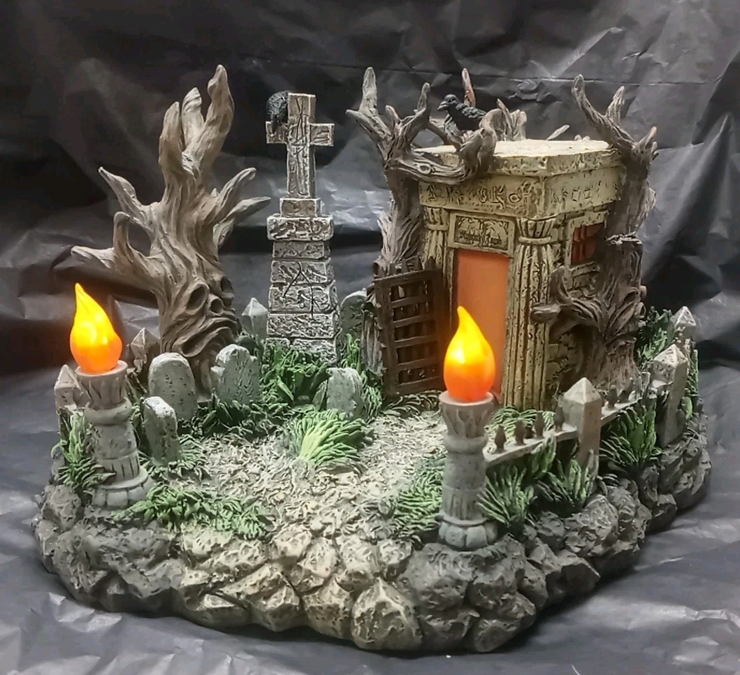 Hawthorne Village 2005 Universal Studios Monsters Village Mummys Tomb (No Mummy)