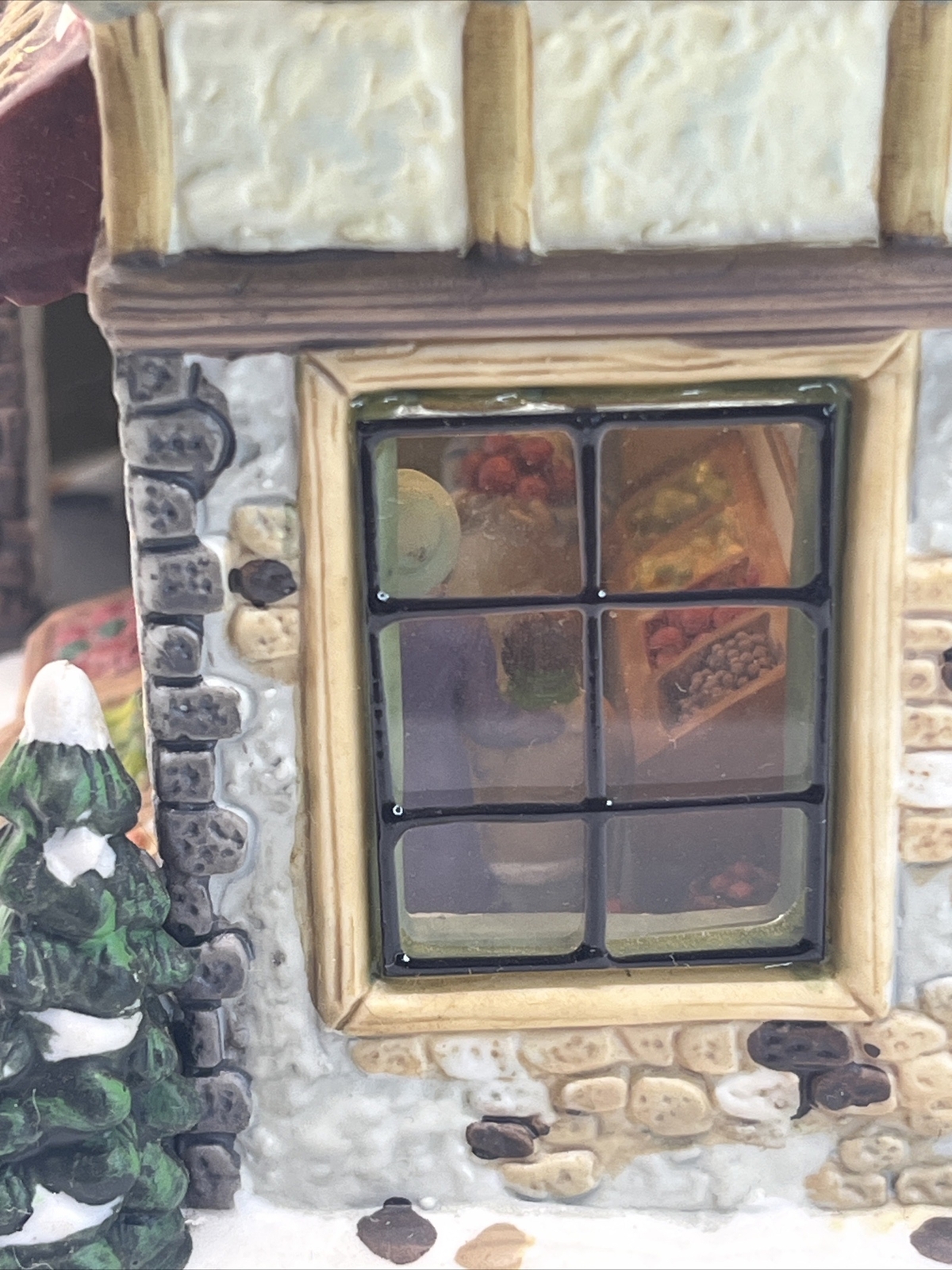 VICTORIAN TRADITIONS COLLECTIBLES Hand Painted Illuminated Porcelain Grocery