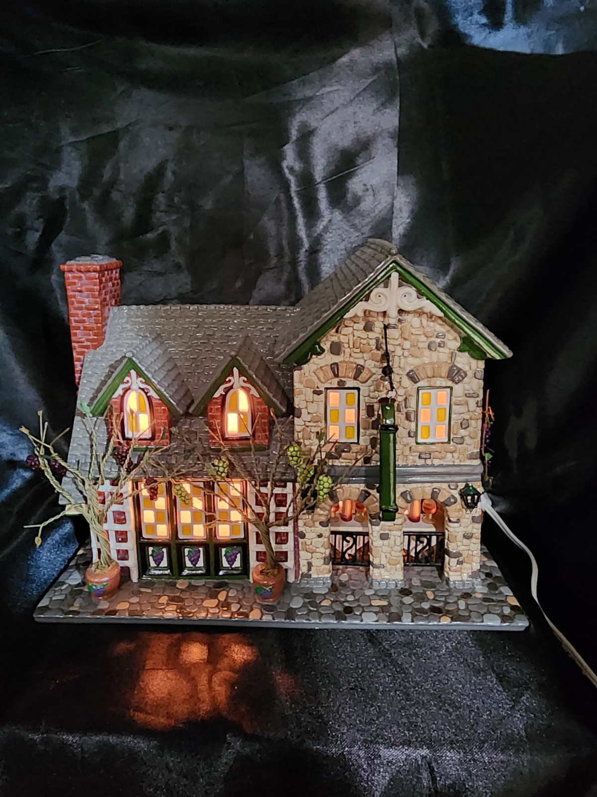 Dept. 56 Snow Village “Vineland Estates Winery” #56.55339 READ