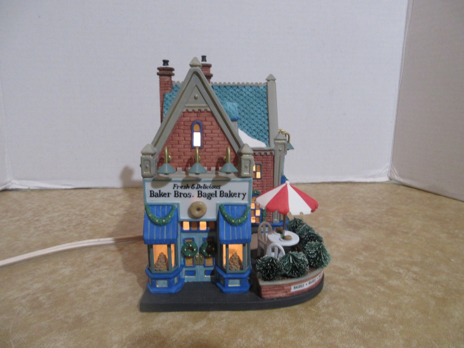 Dept. 56 Christmas In The City 2001 Baker Bros. Bagel Bakery #56.58920 Mint
