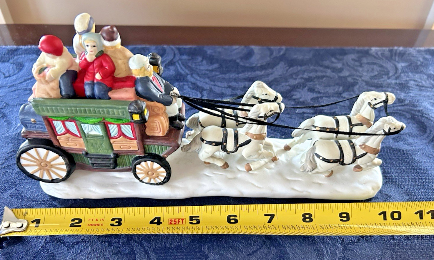 VTG Old Towne Horse Drawn Carriage Victorian Village 1995 Christmas Porcelain