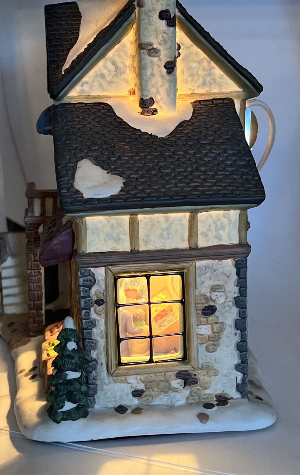 VICTORIAN TRADITIONS COLLECTIBLES Hand Painted Illuminated Porcelain Grocery