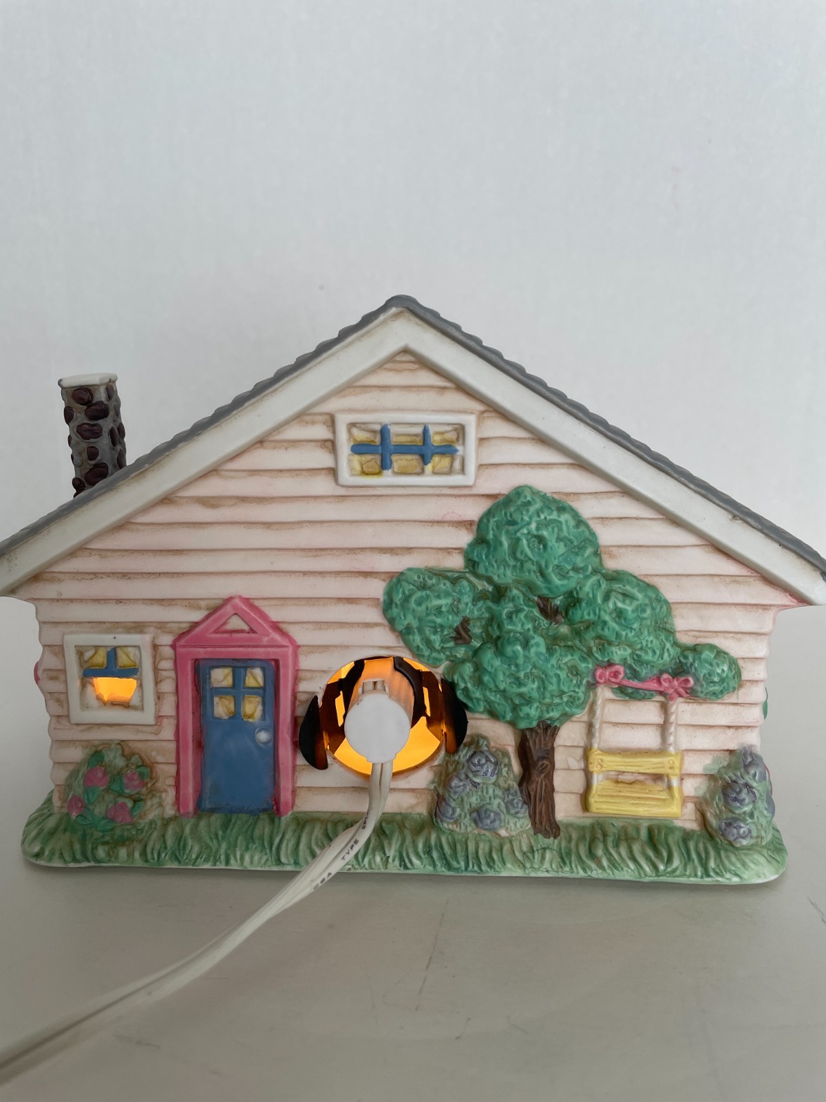 COTTONTAIL LANE EASTER/SPRINGTIME LIGHTED “BED & BREAKFAST” EXCELLENT CONDITION
