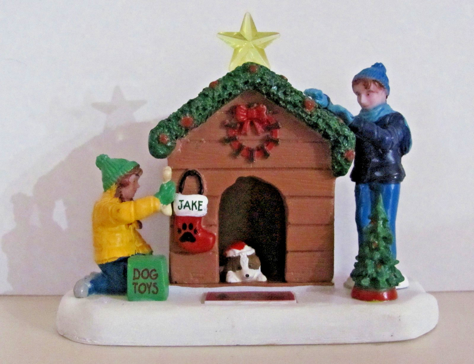 Lemax Christmas Table Accent – Doghouse Christmas #53741