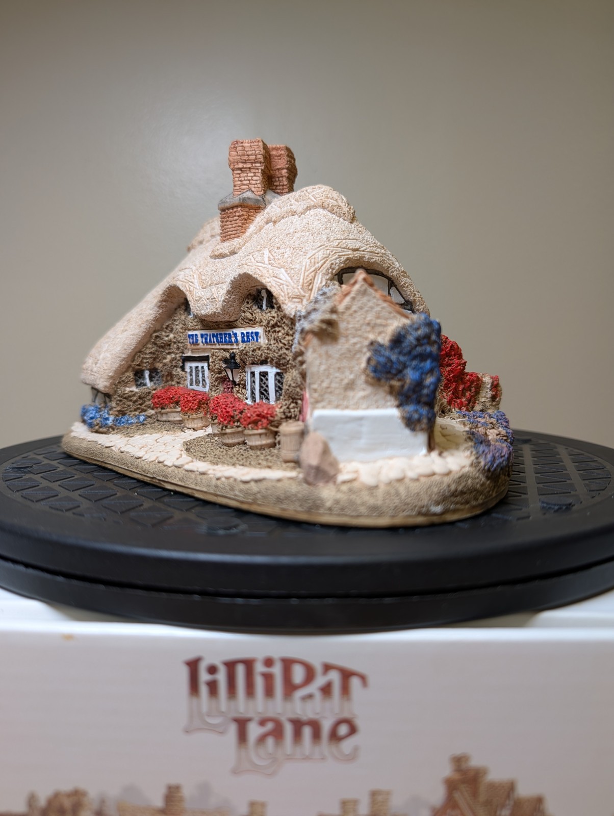 Lilliput Lane “Thatcher’s Rest”, 1983, Signed By Master Painter Gayle Greer