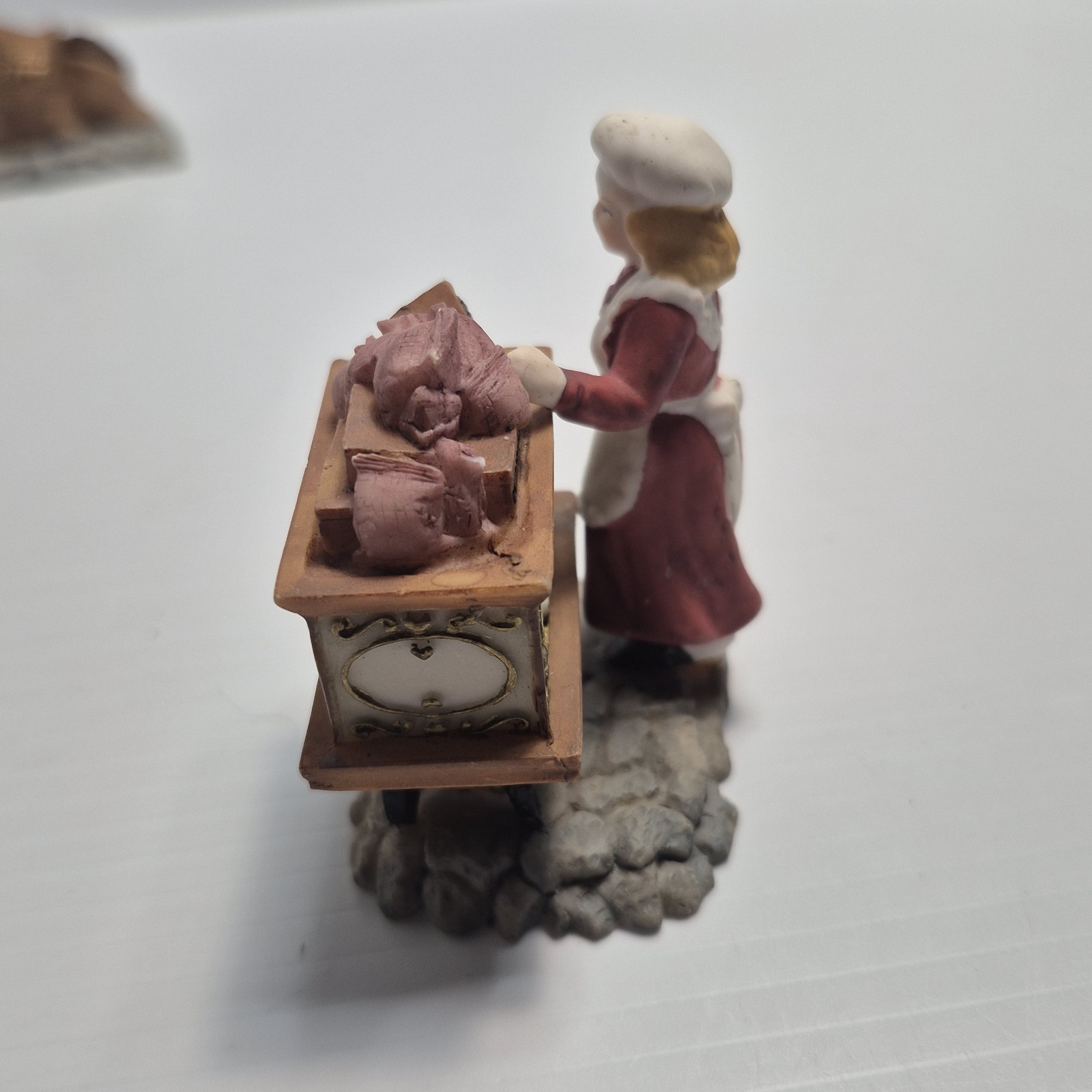 Vtg Hershey’s Holiday Village Set Candy Cart, Cocoa Bean Crates & Man Lot Of 4