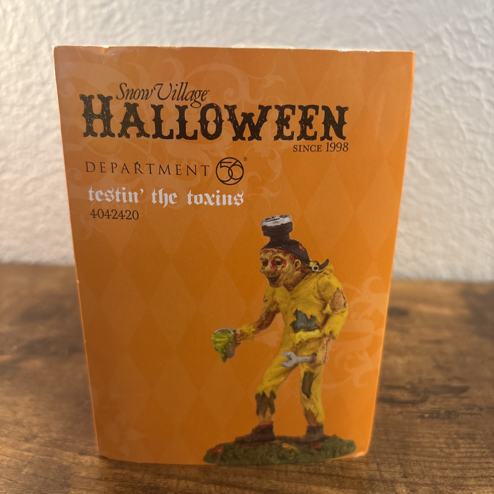 Department 56 TESTIN’ THE TOXINS HALLOWEEN 4042420 SNOW VILLAGE figure dept 56