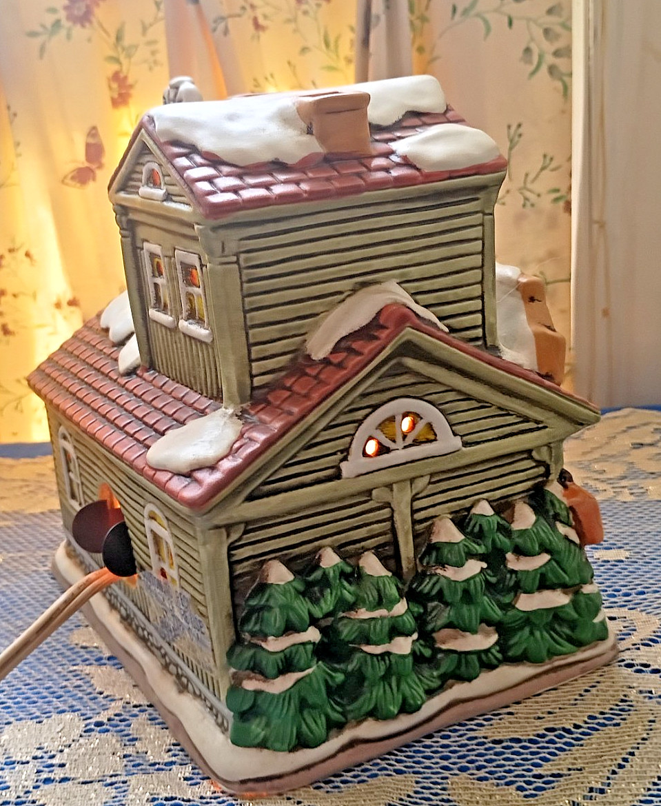 Lefton Colonial Village Trader Tom’s General Store 1987 Christmas