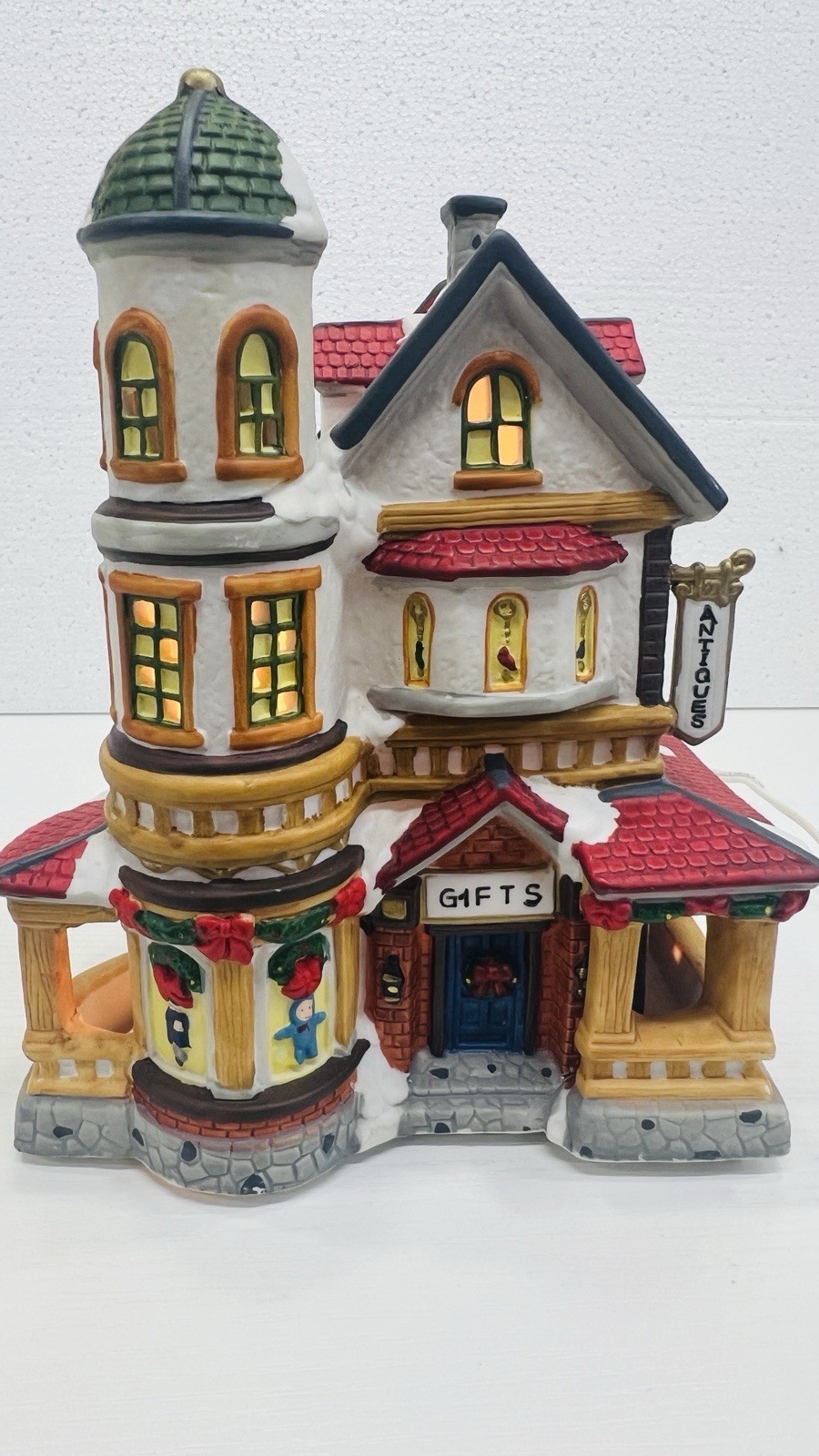 Copperfield Keepsake “Gifts & Antiques” Porcelain Lighted House Excellent !