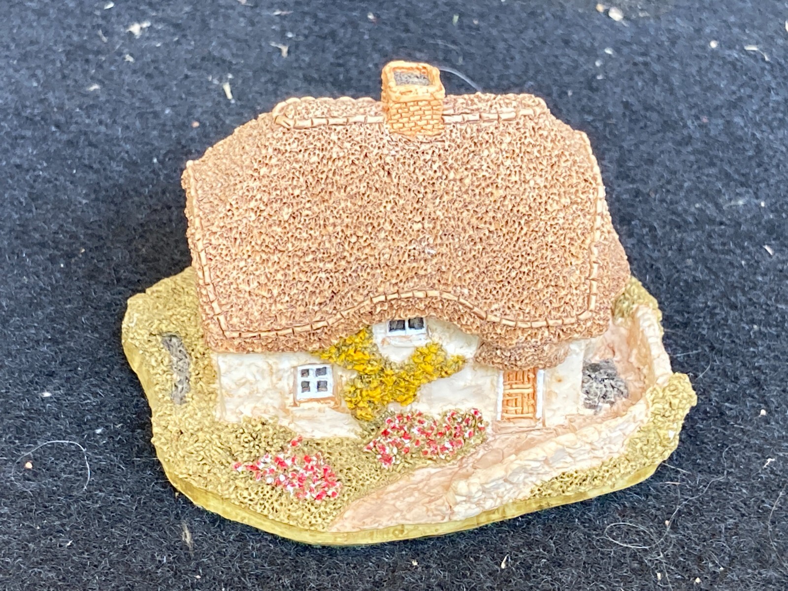 Miniature Masterpiece House Clover Cottage by Lilliput Lane Made in UK
