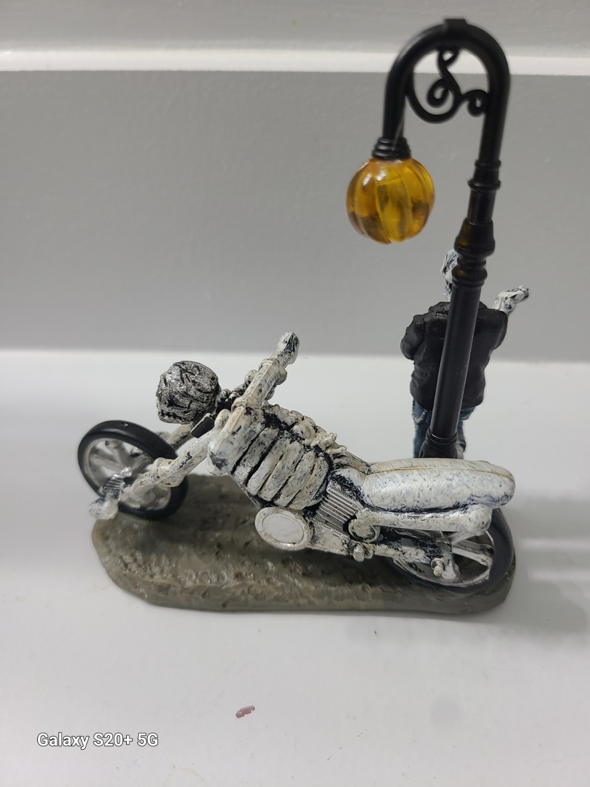 Bad To The Bone Lemax Spooky Town – Carnival Halloween Biker- Retro 2017