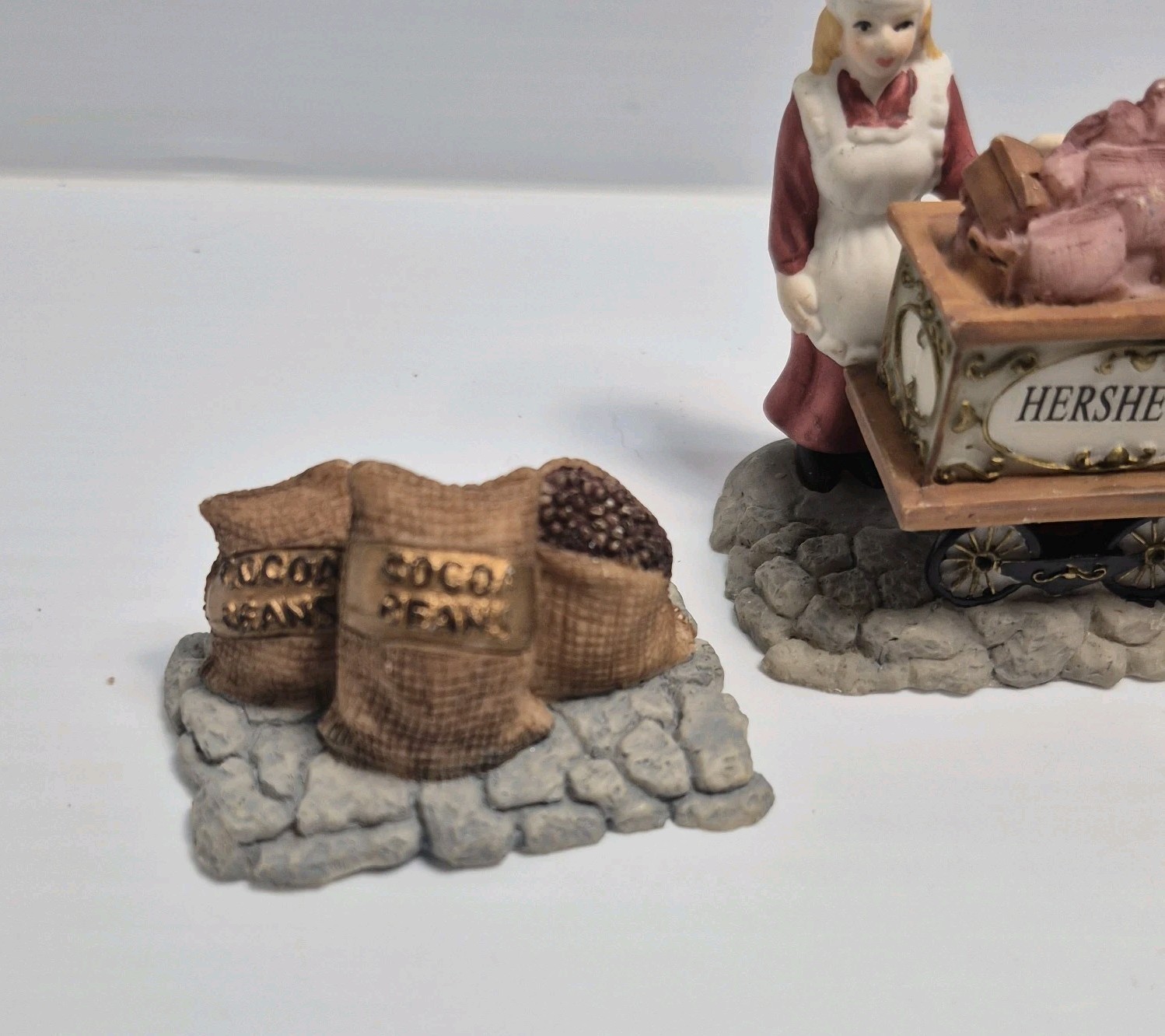 Vtg Hershey’s Holiday Village Set Candy Cart, Cocoa Bean Crates & Man Lot Of 4