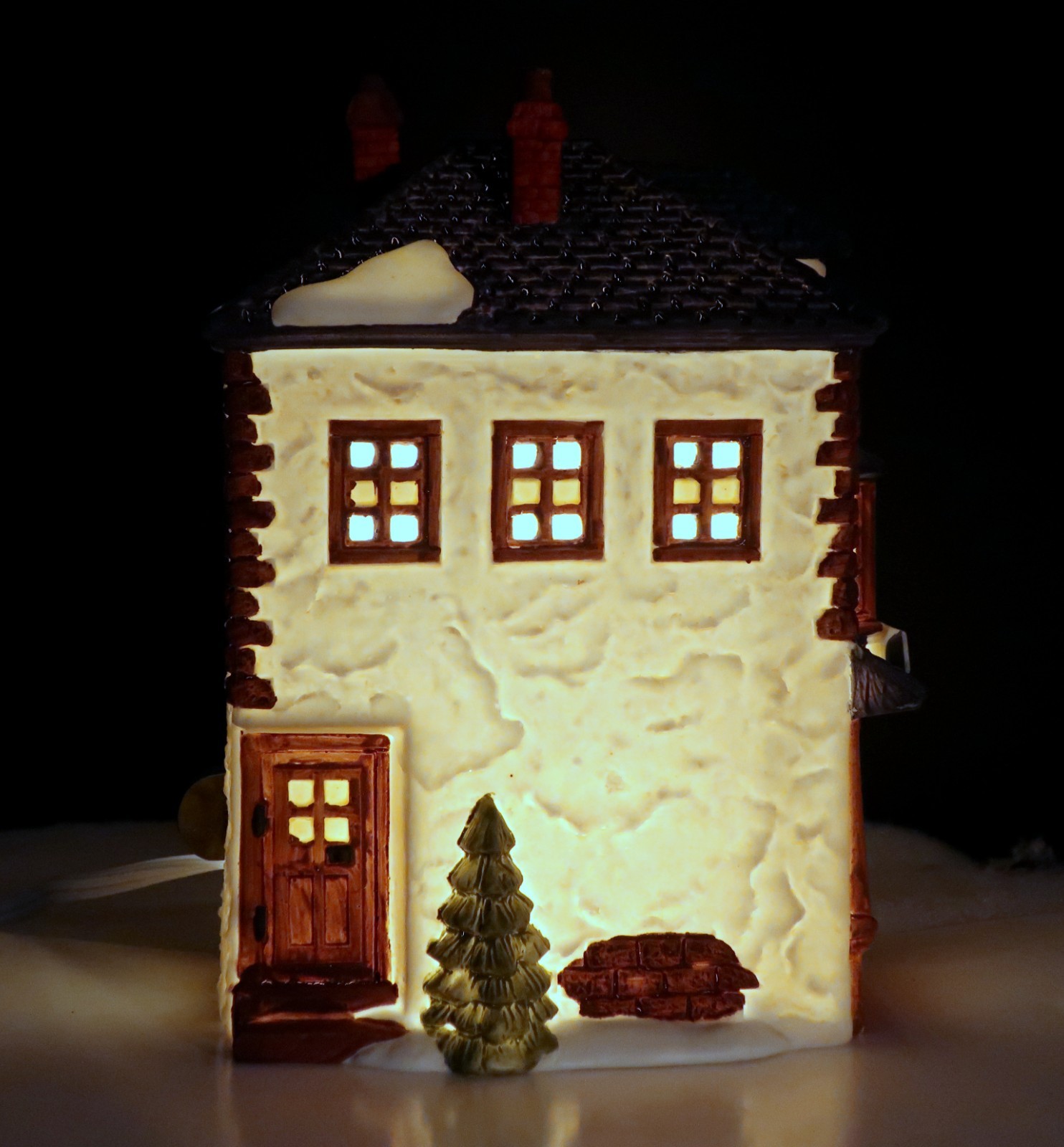 Dept. 56 “Walpole Tailors” Dickens’ Village #5926-9 (One of the Merchants Shops)