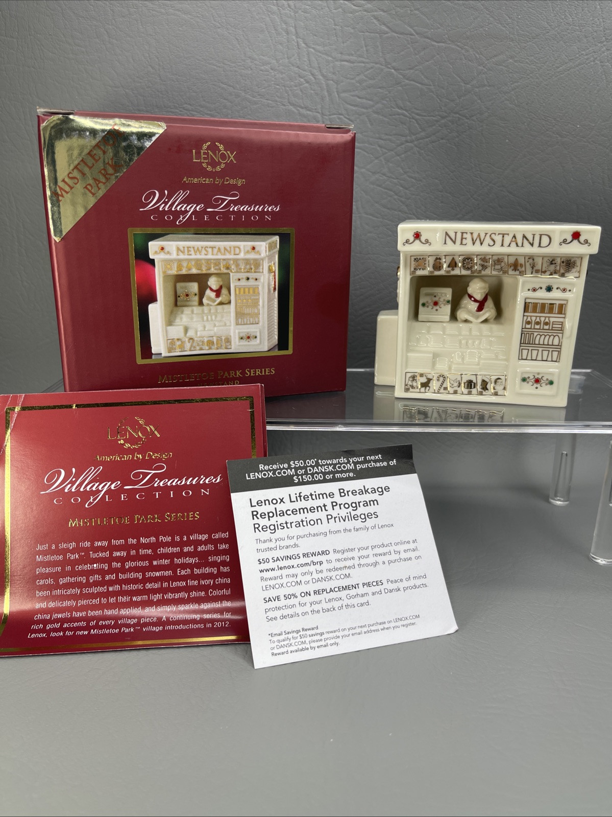 Lenox Newstand Mistletoe Park Village Treasures w/Box 2010 Christmas Village