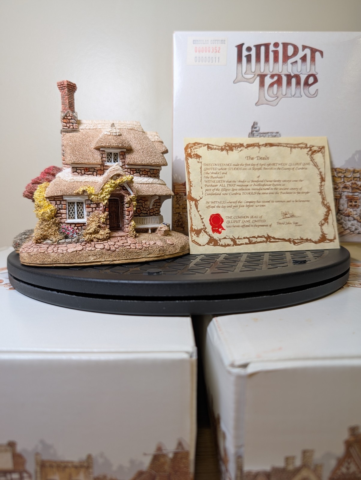 Lilliput Lane Circular Cottage From The Blaise Hamlet Collection, 1989