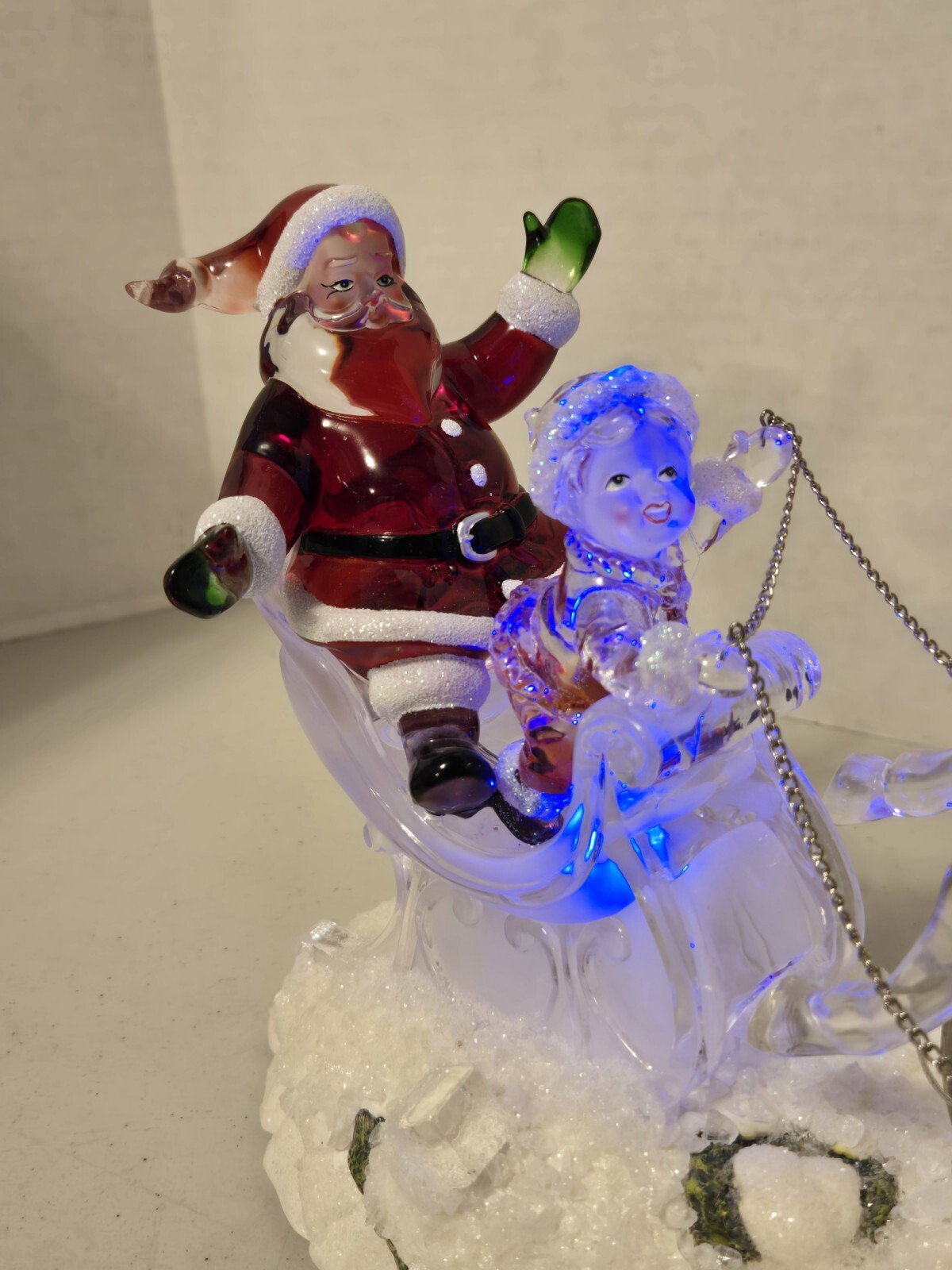 Heritage Mint Holiday Ice Sculptures Santa & His Sleigh Color Changing in Box
