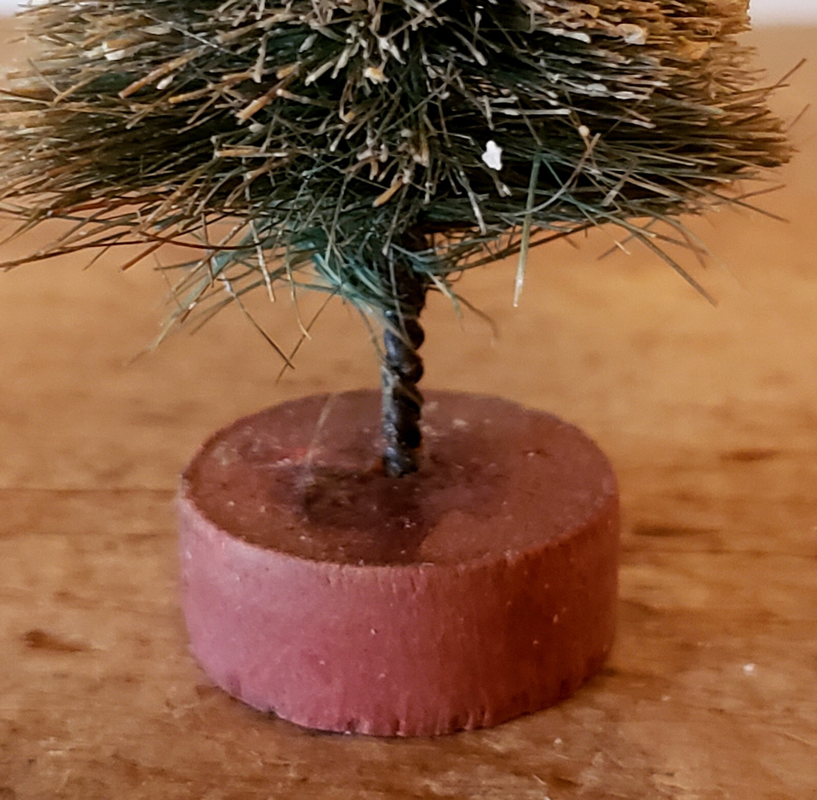 Vintage 2 DOLL Bottle Brush CHRISTMAS Snow TREE Japan RED BASE 3.5″ T MCM #2