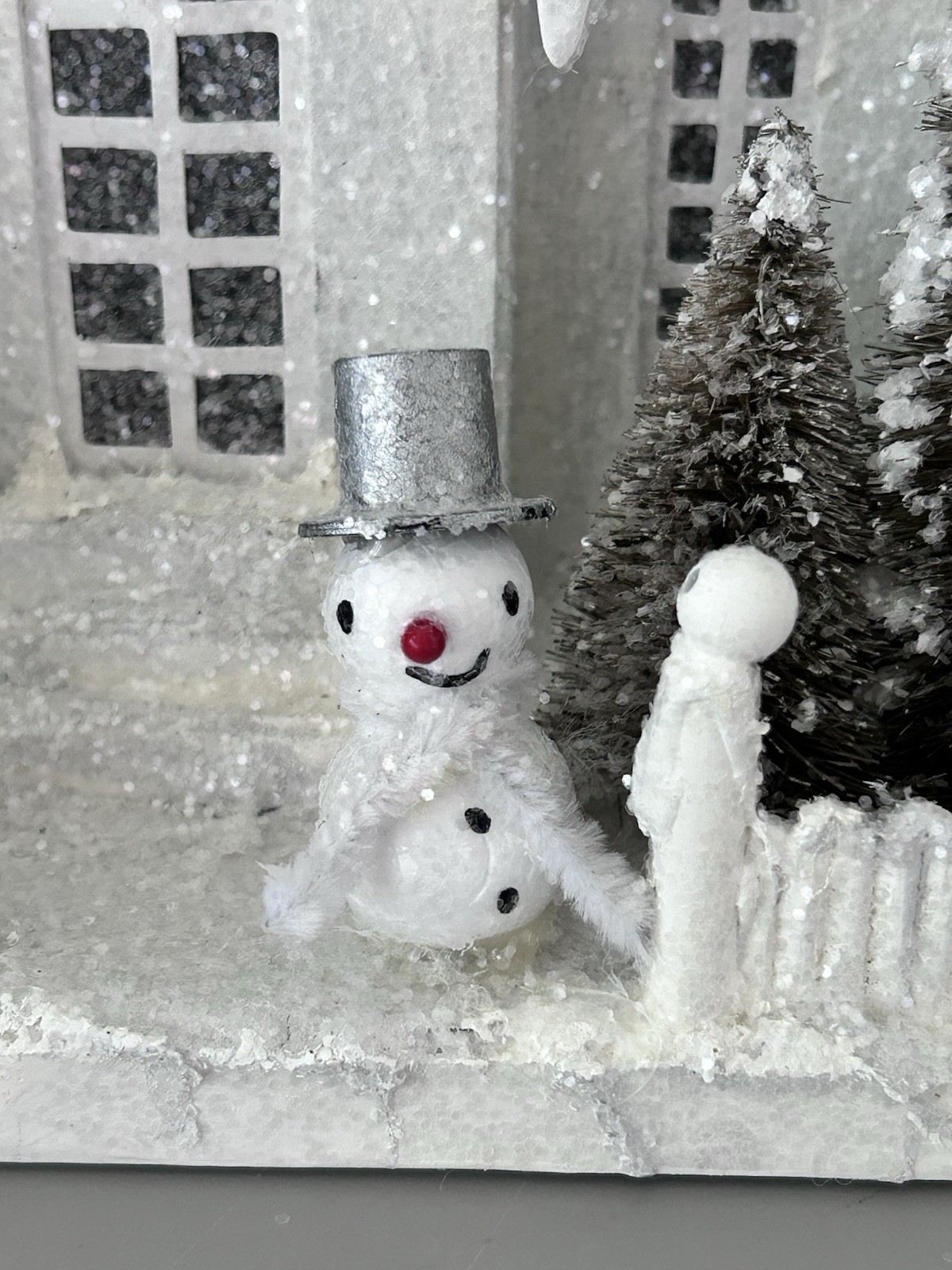 Bethany Lowe Designs Putz Glitter White Snowy Christmas Village House W/ Snowman