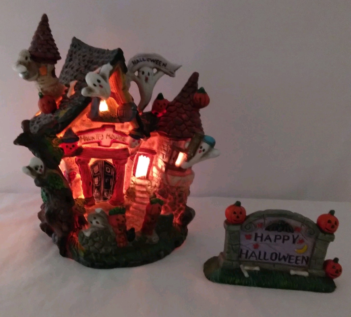 Vintage 1997 Spooky Hollow Lighted Porcelain Halloween House Haunted Ghosts