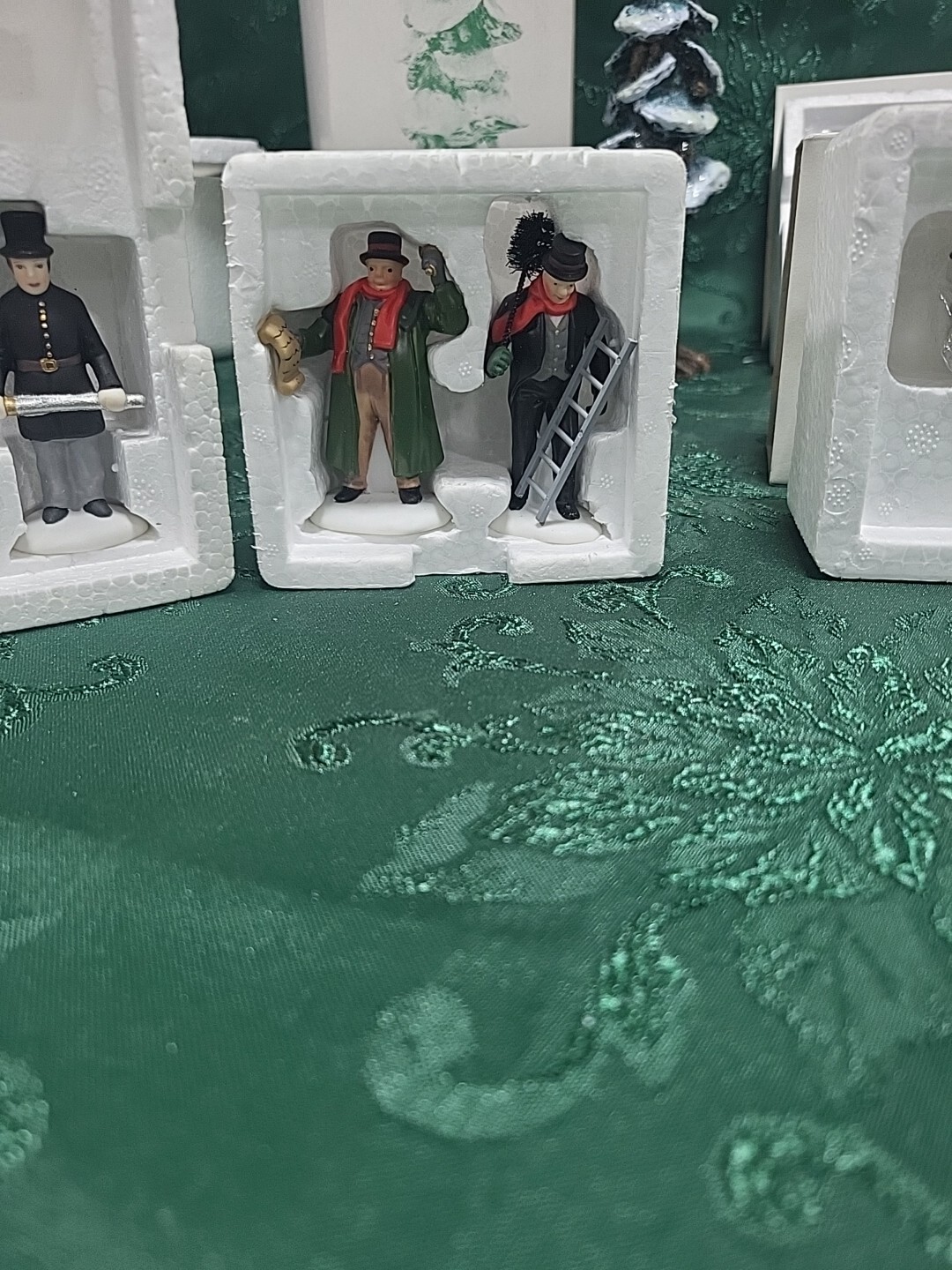 Dept 56 Heritage Village Dickens Village Characters lot of 10 – 9 w/Box See Pics