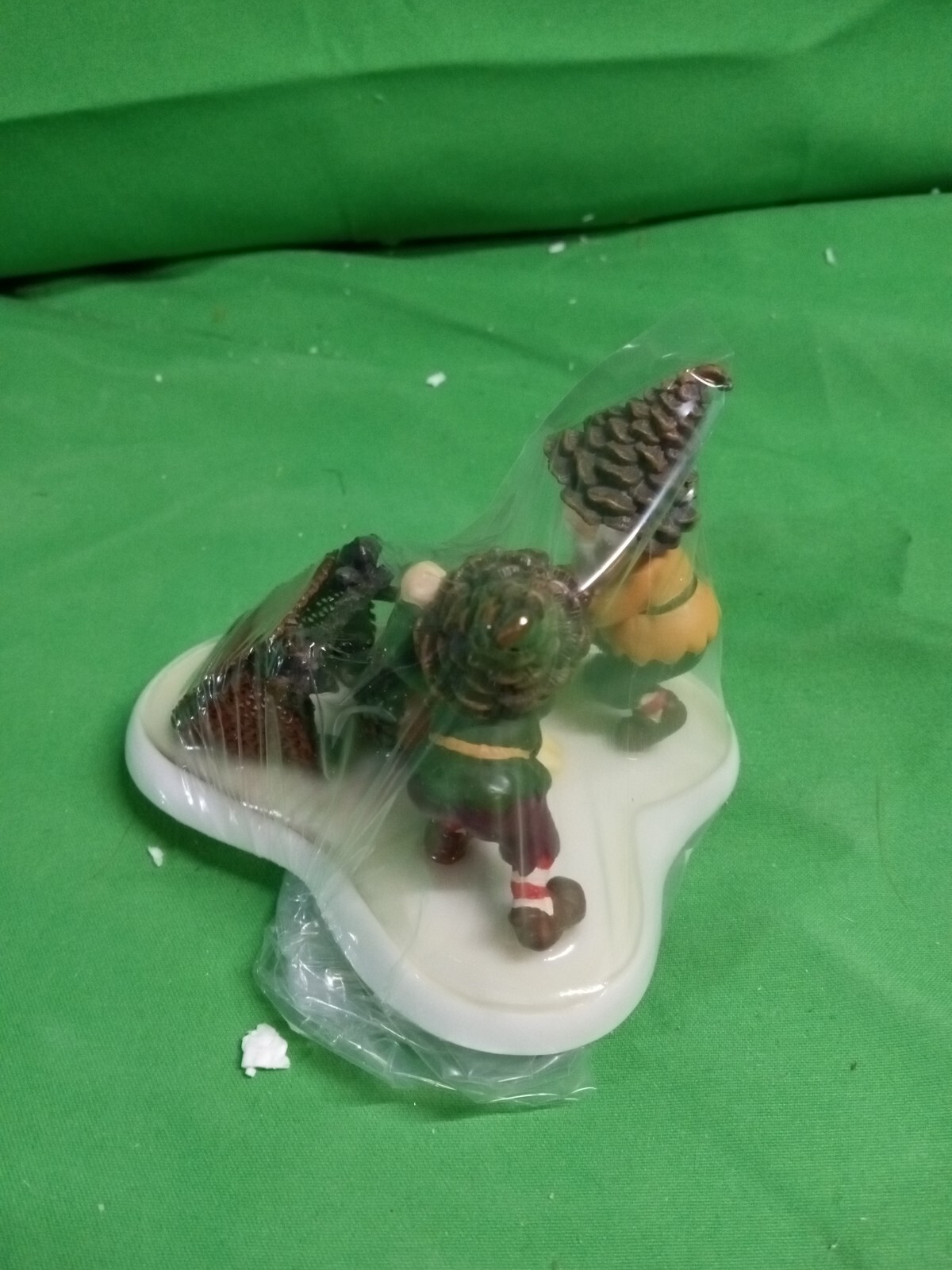 DEPT 56 NORTH POLE WOODS “NUTS ABOUT BROOMBALL” VILLAGE ACCESSORY-56.56926 2 BOX