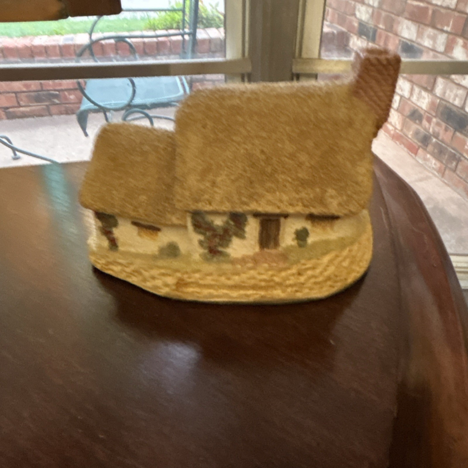 David Winter Rose Cottage Hand Painted Stone House, Textured Finish