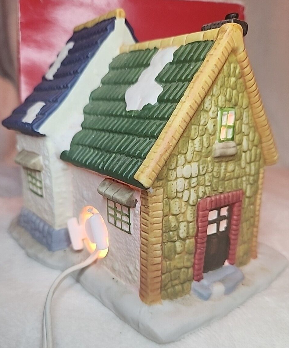 Dickens Collectables “Miller House” Grist Mill Christmas Village IOB w/cord