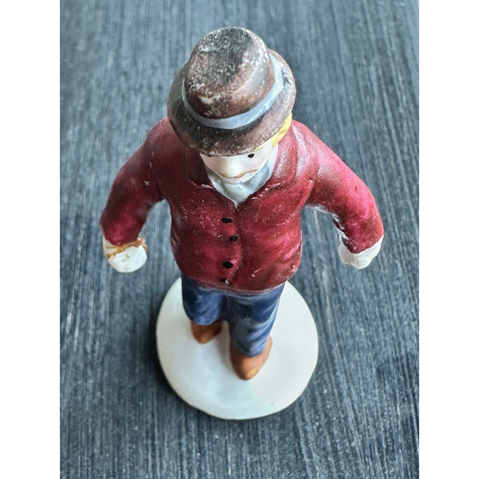 Lemax Dickensvale Christmas Village Man In Hat Porcelain 2 3/4″ H