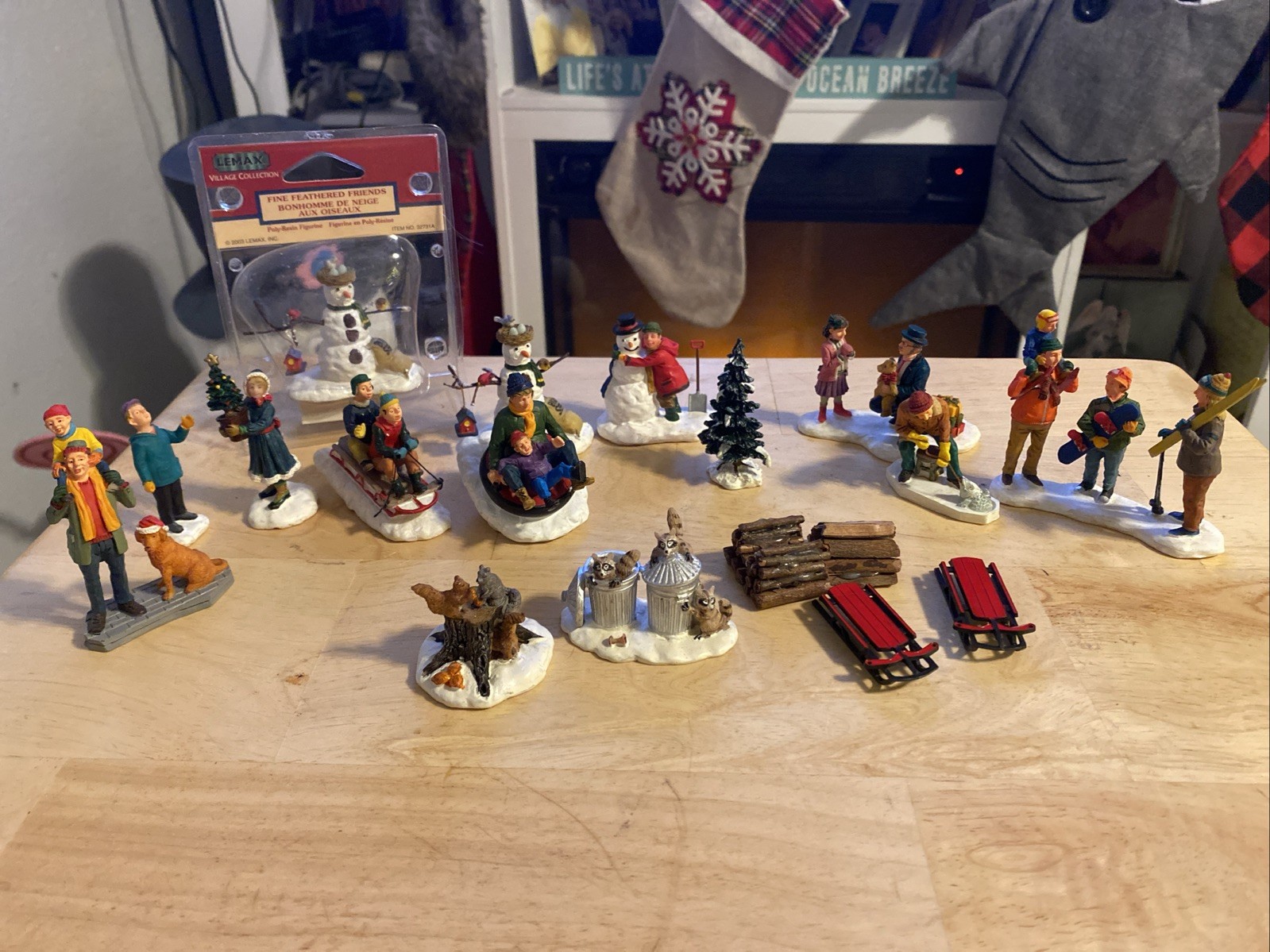 Vtg Christmas Village Miniatures Figures Lot