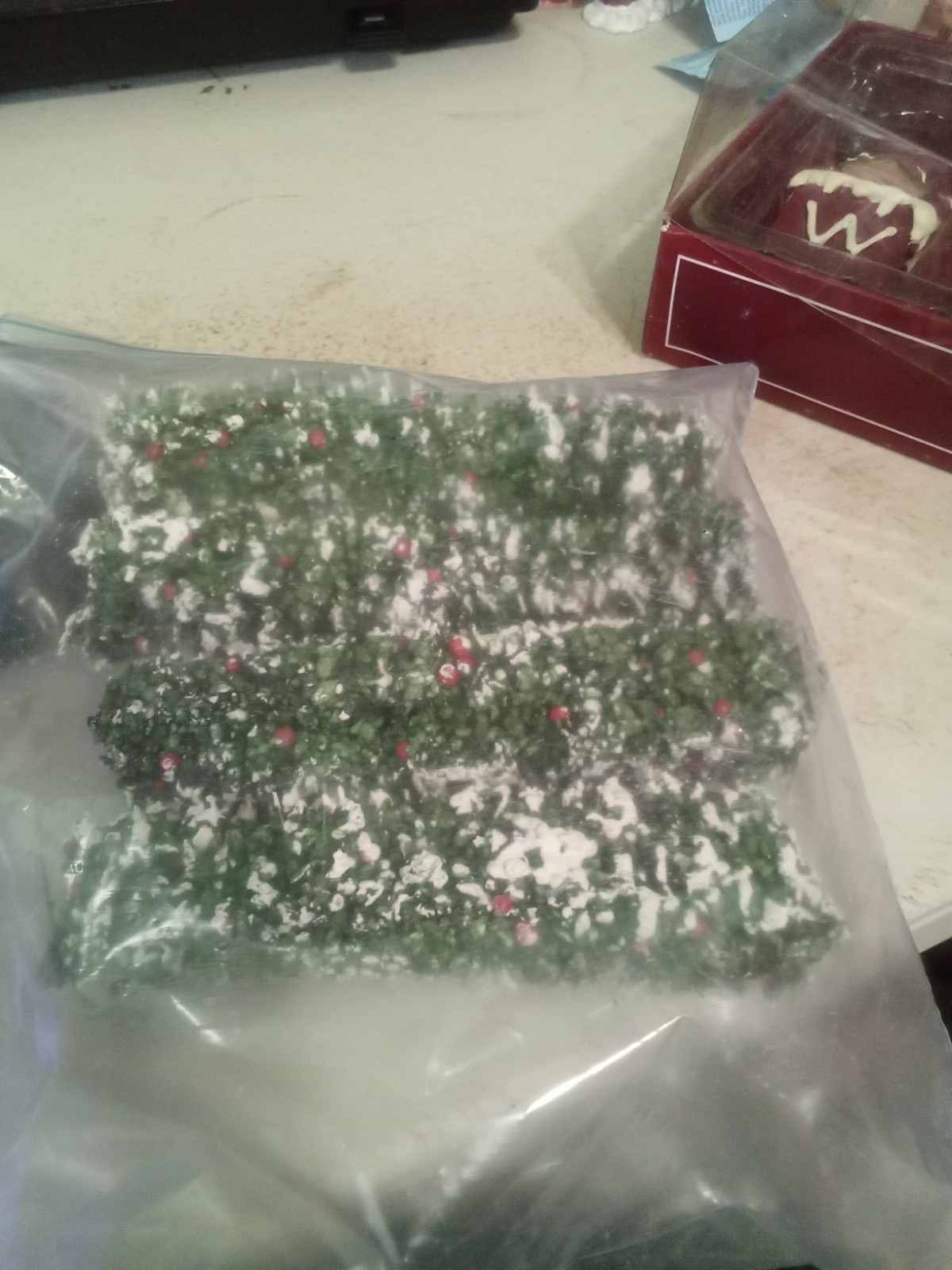 4 Snow Covered Sisal Hedges – 4 1/2″