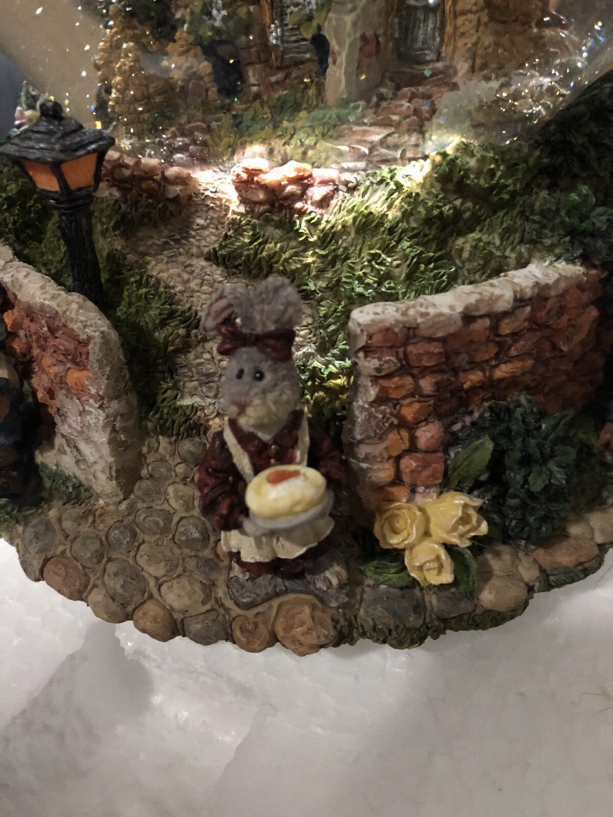 Boyds Town Village BAILEY’S COTTAGE..GLOBE 1E