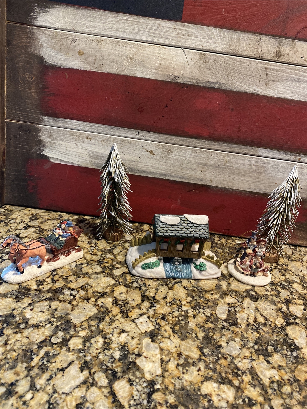 Mixed Lot of 5 Christmas Figurine Accessories