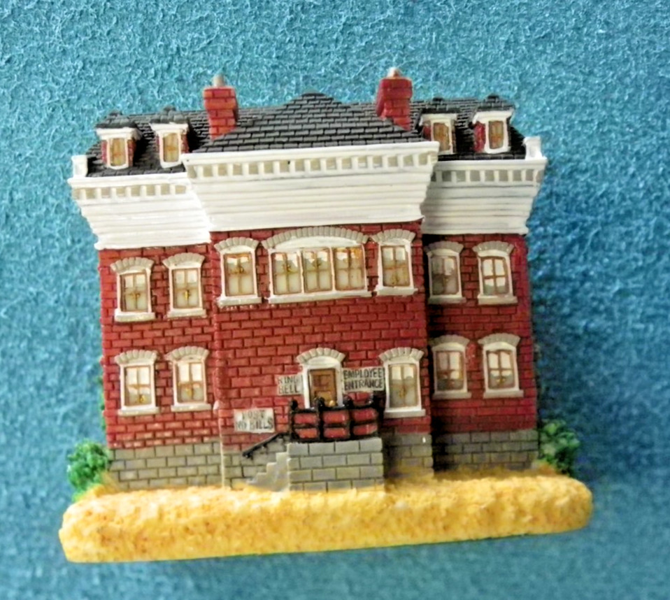 Liberty Falls Village Set w/Free Sinclair Carriage House 2001 Unused in Box
