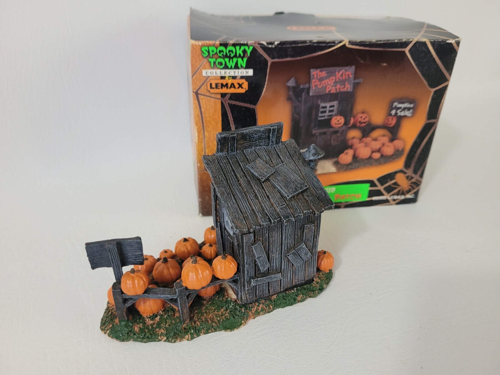 LEMAX Spooky Town The Pumpkin Patch 9849944 Halloween Poly-resin Home Decor 2000