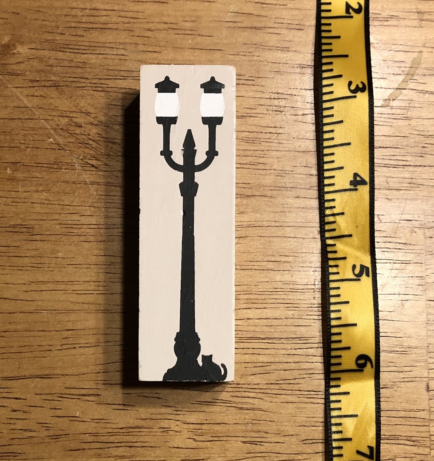 Double Light Street LAMP POST Reversible for Christmas, CAT’S MEOW, Wood Replica