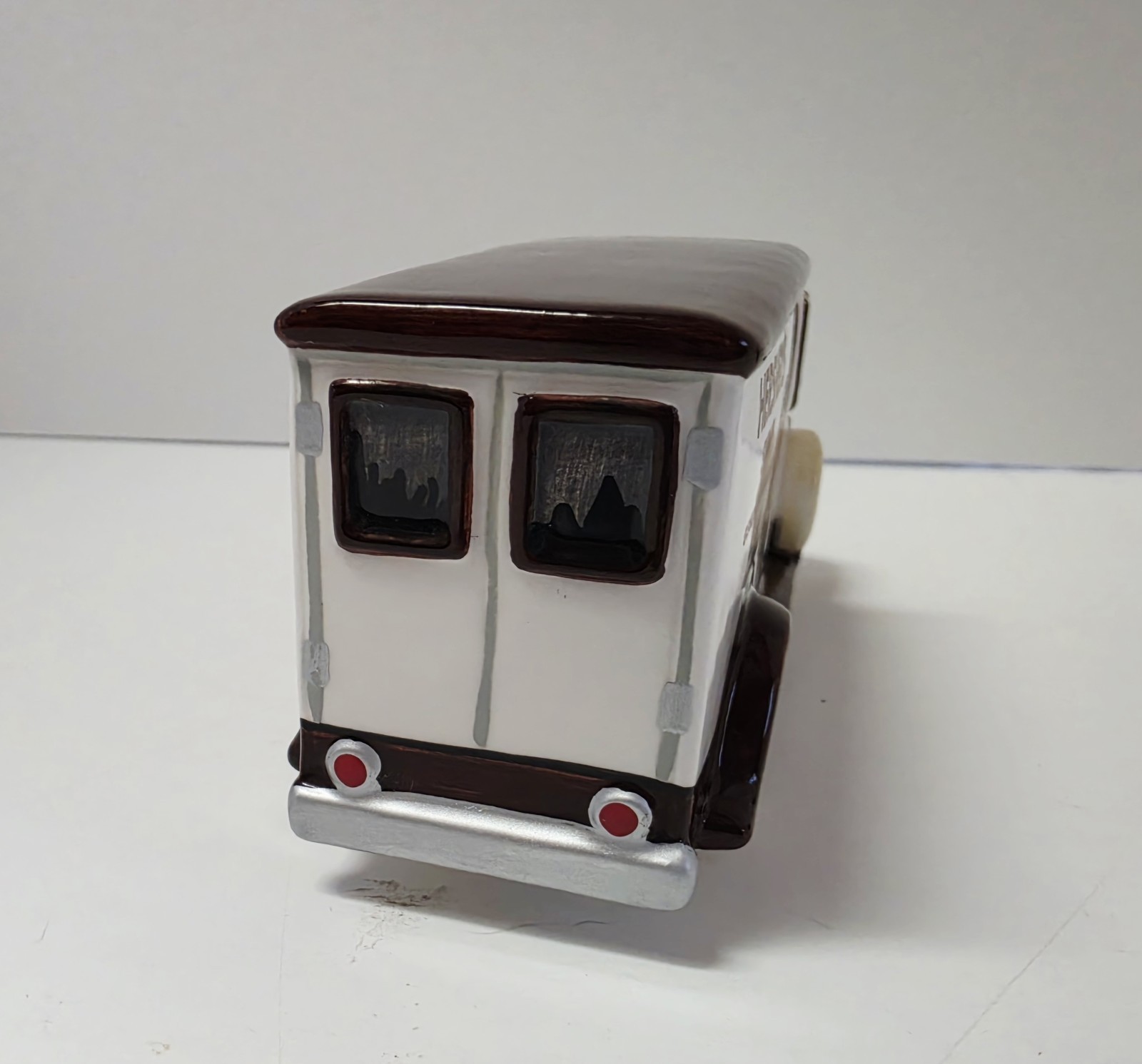 Department 56 KIDS LOVE HERSHEY’S Set Snow Village Truck Kids Track Compatible