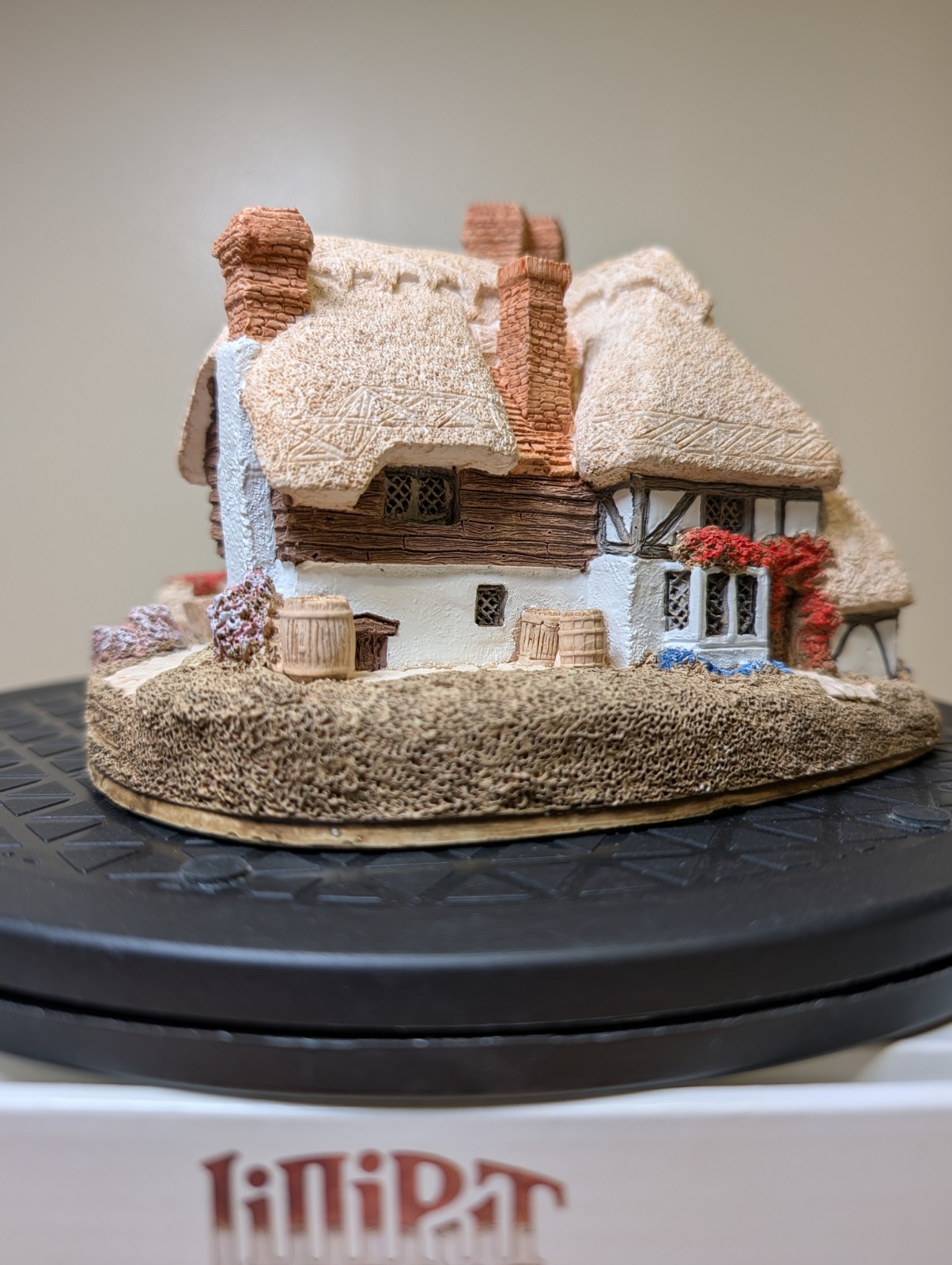 Lilliput Lane “Thatcher’s Rest”, 1983, Signed By Master Painter Gayle Greer