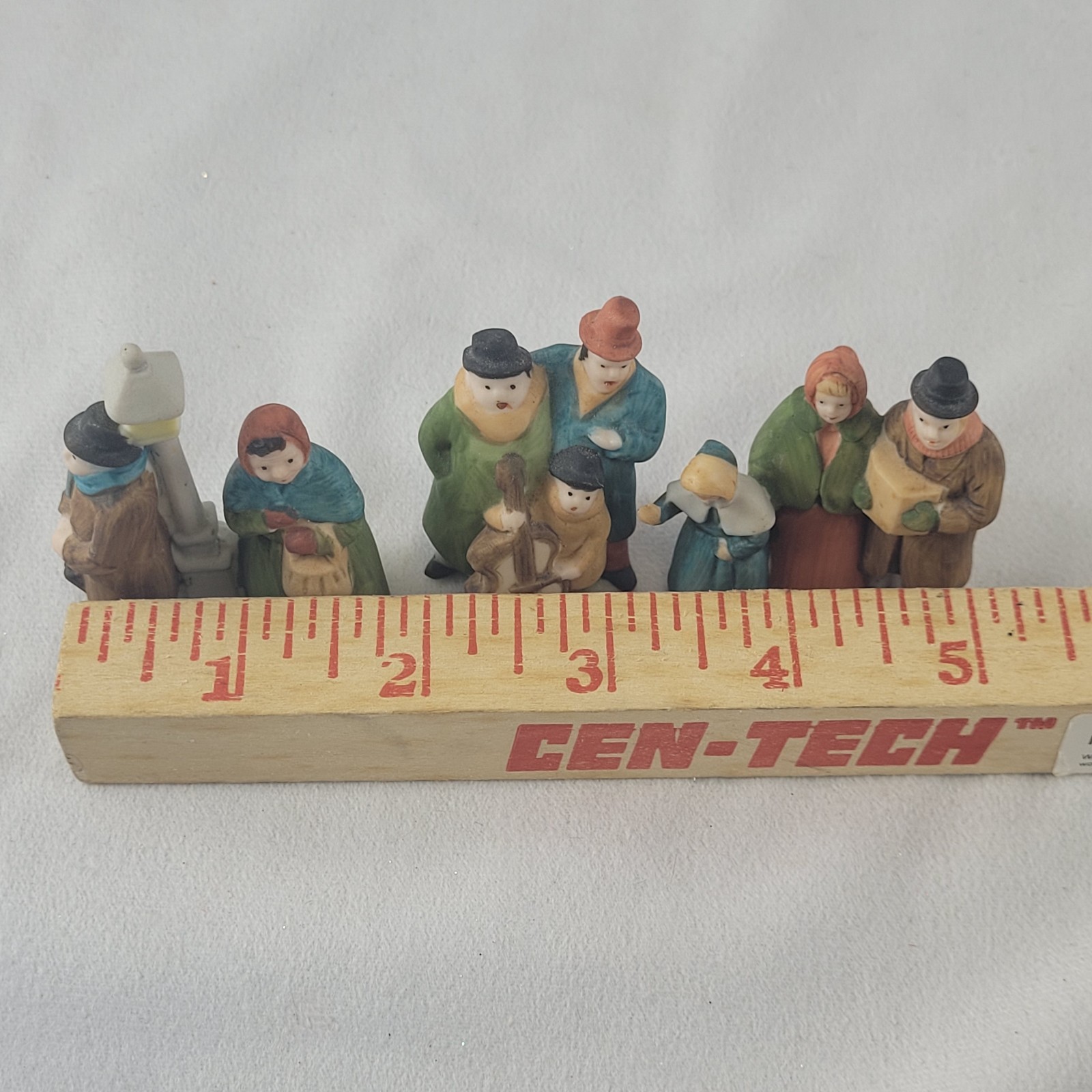 Dept 56 Dickens Village Lot of 3 Figures Made in Taiwan 1.5”–2” Vintage