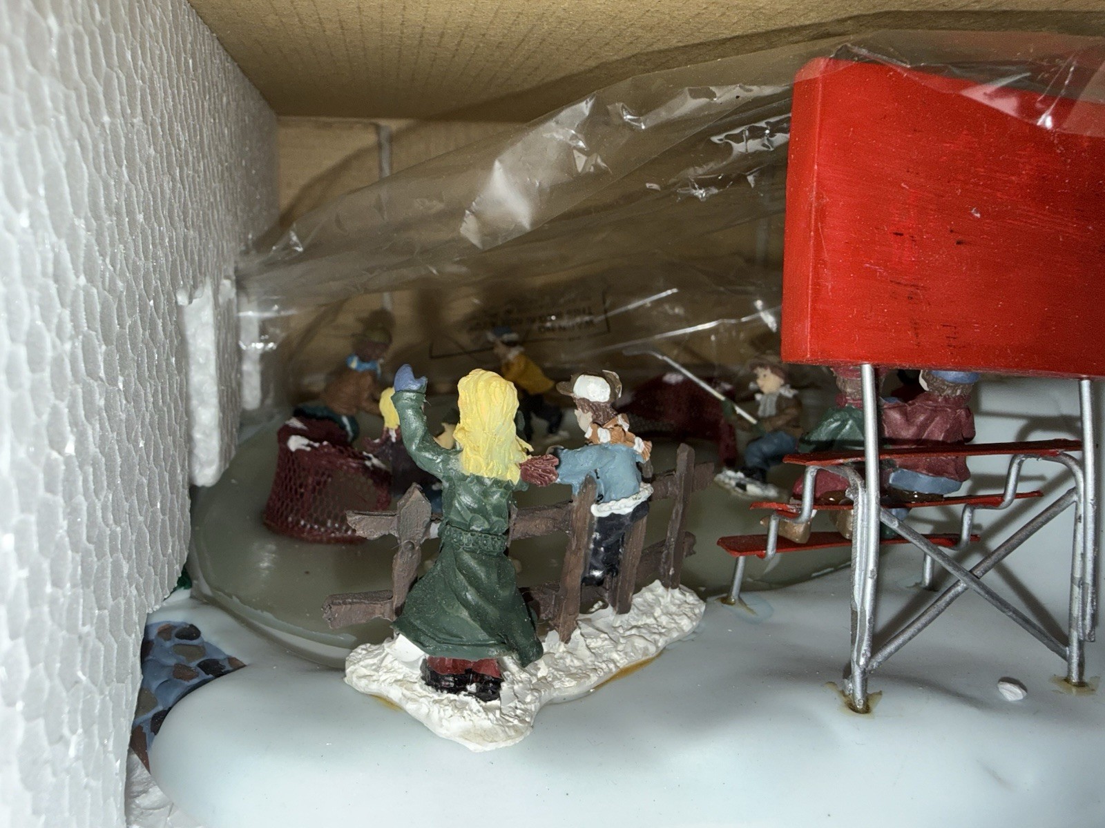 Victorian Village Collectables 2002 Hockey Lake