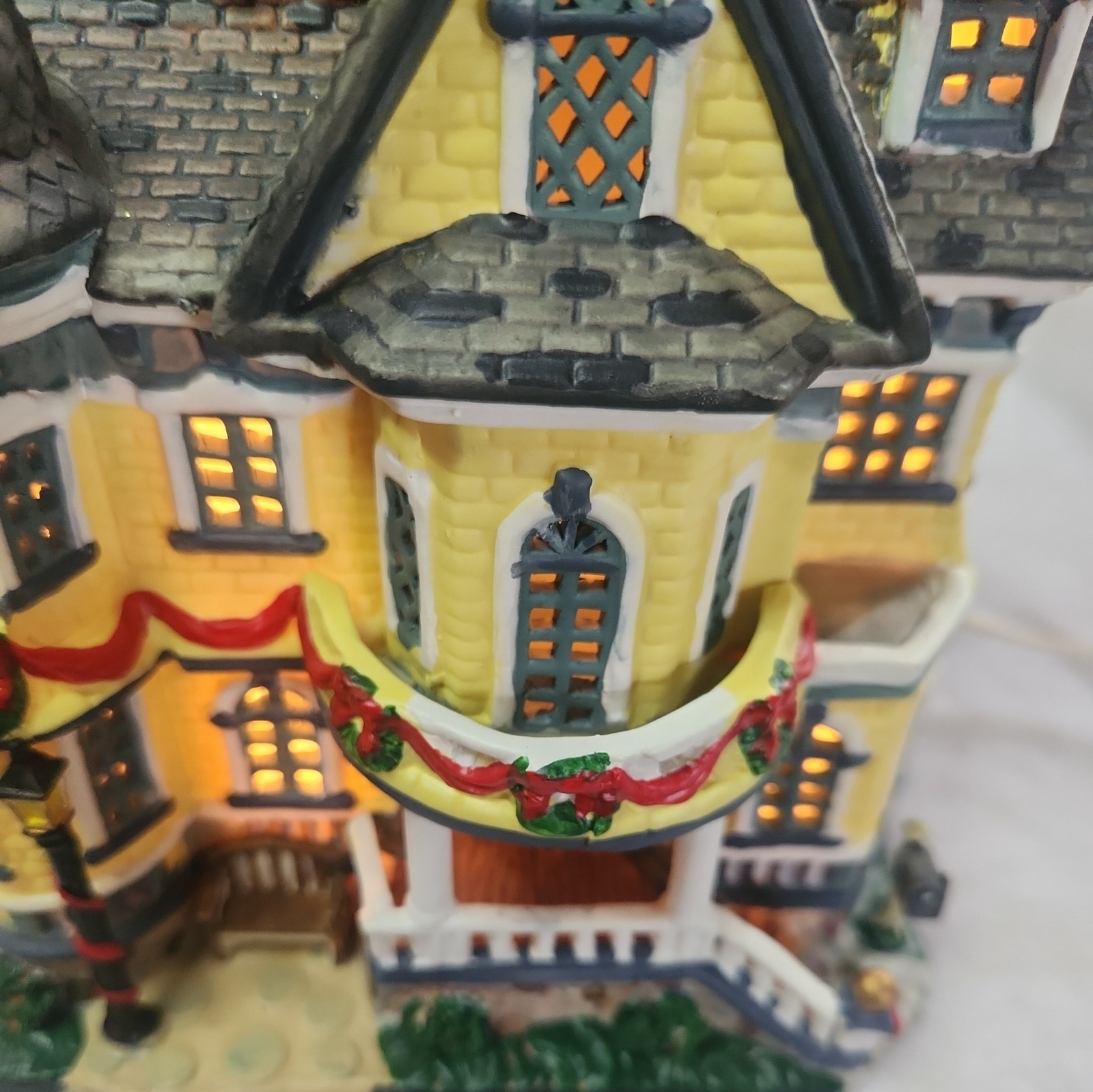 Lemax Coventry Cove “Davidson Manor” Victorian Christmas Village NIB w/cord