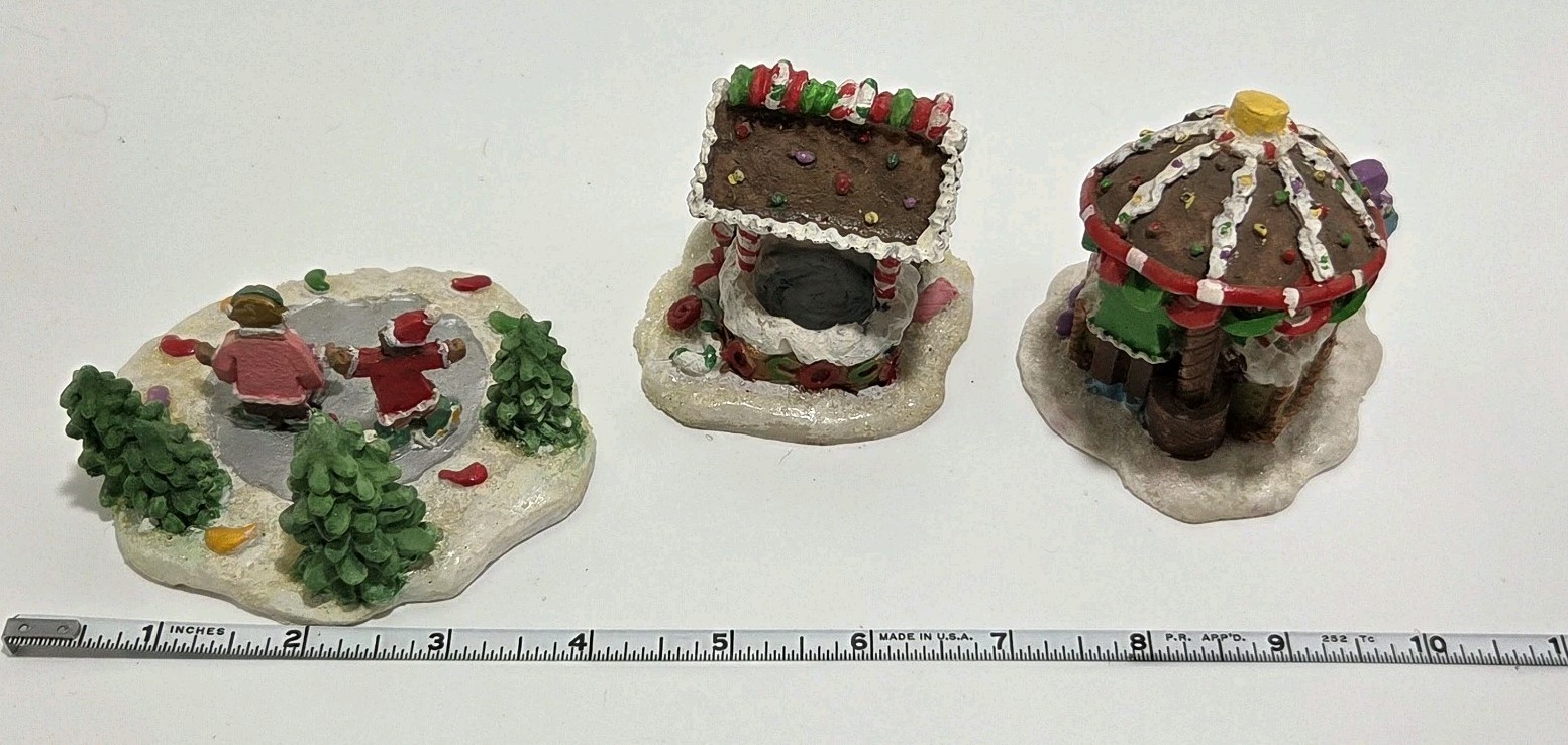 VTG 7 Gingerfrost Lane Gingerbread Figurines Families Ice Skating Caroling Santa