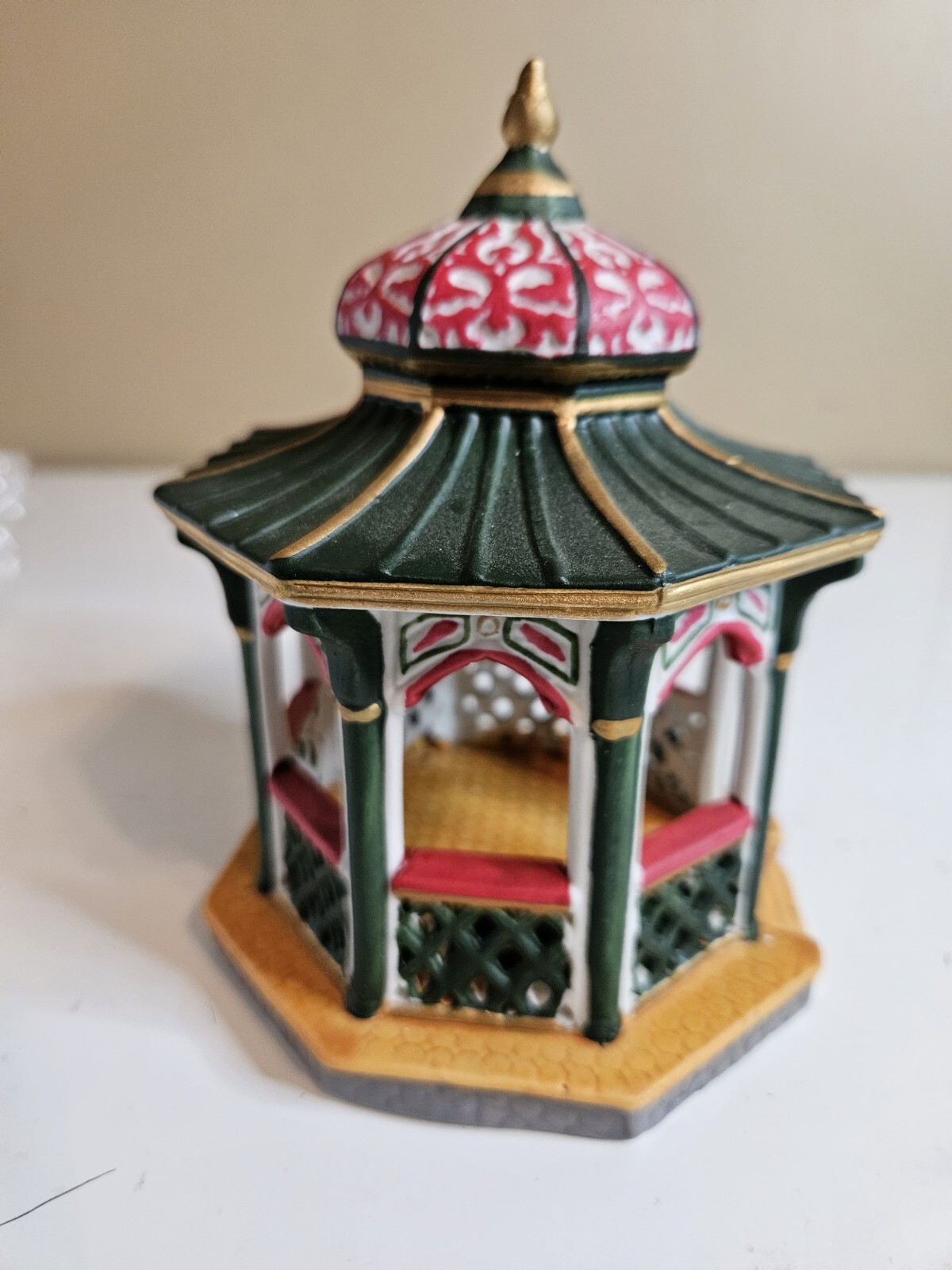 Lemax Porcelain Victorian Gazebo Christmas Village Collection Vintage 1996