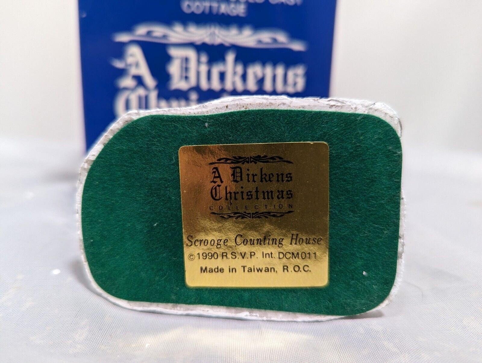 A Dickens Christmas Collection Scrooge Counting House 1988 RSVP Cast Cottage