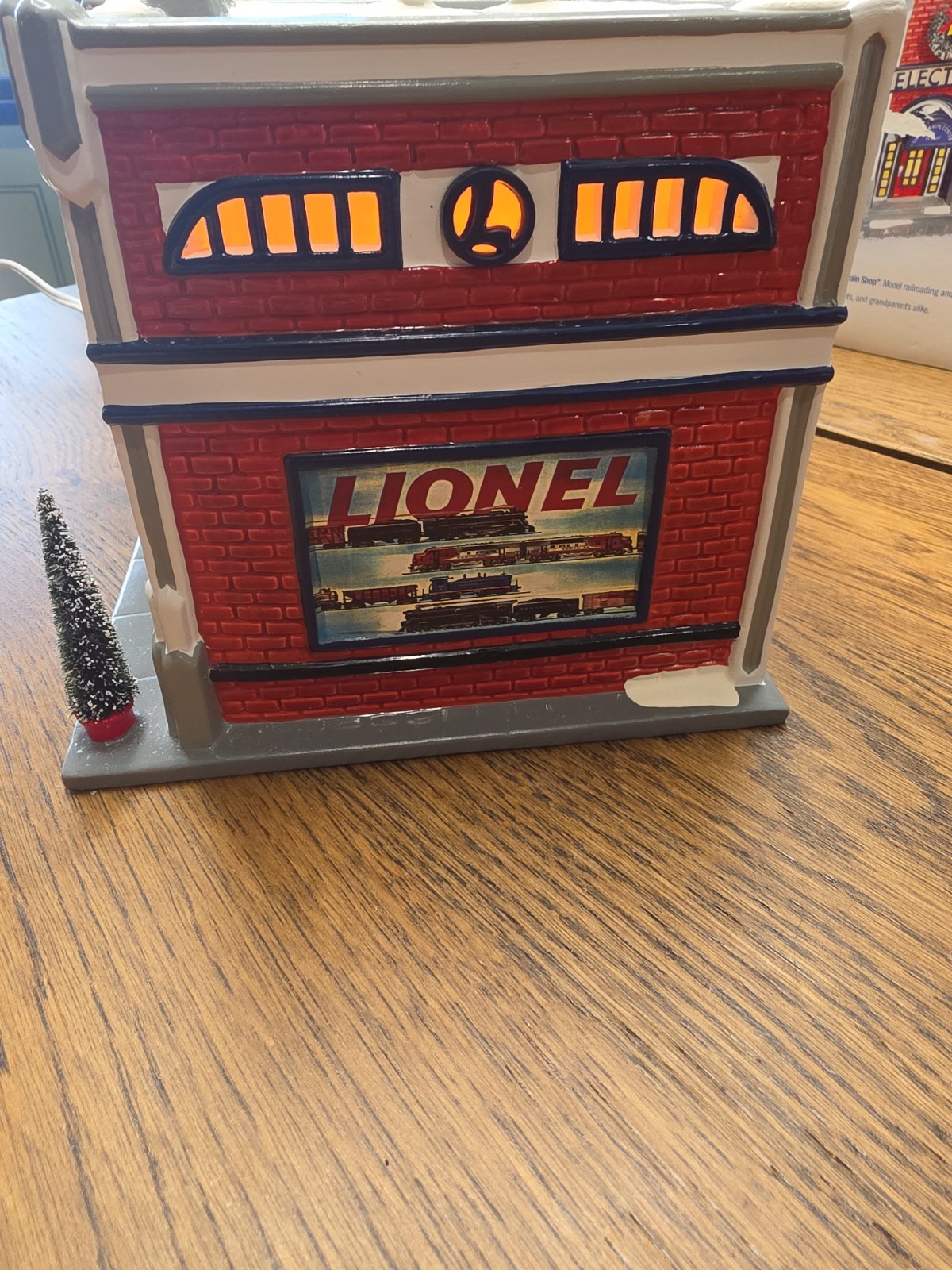 Department 56 Lionel Electric Train Shop Snow Village Store 56.54947 Christmas