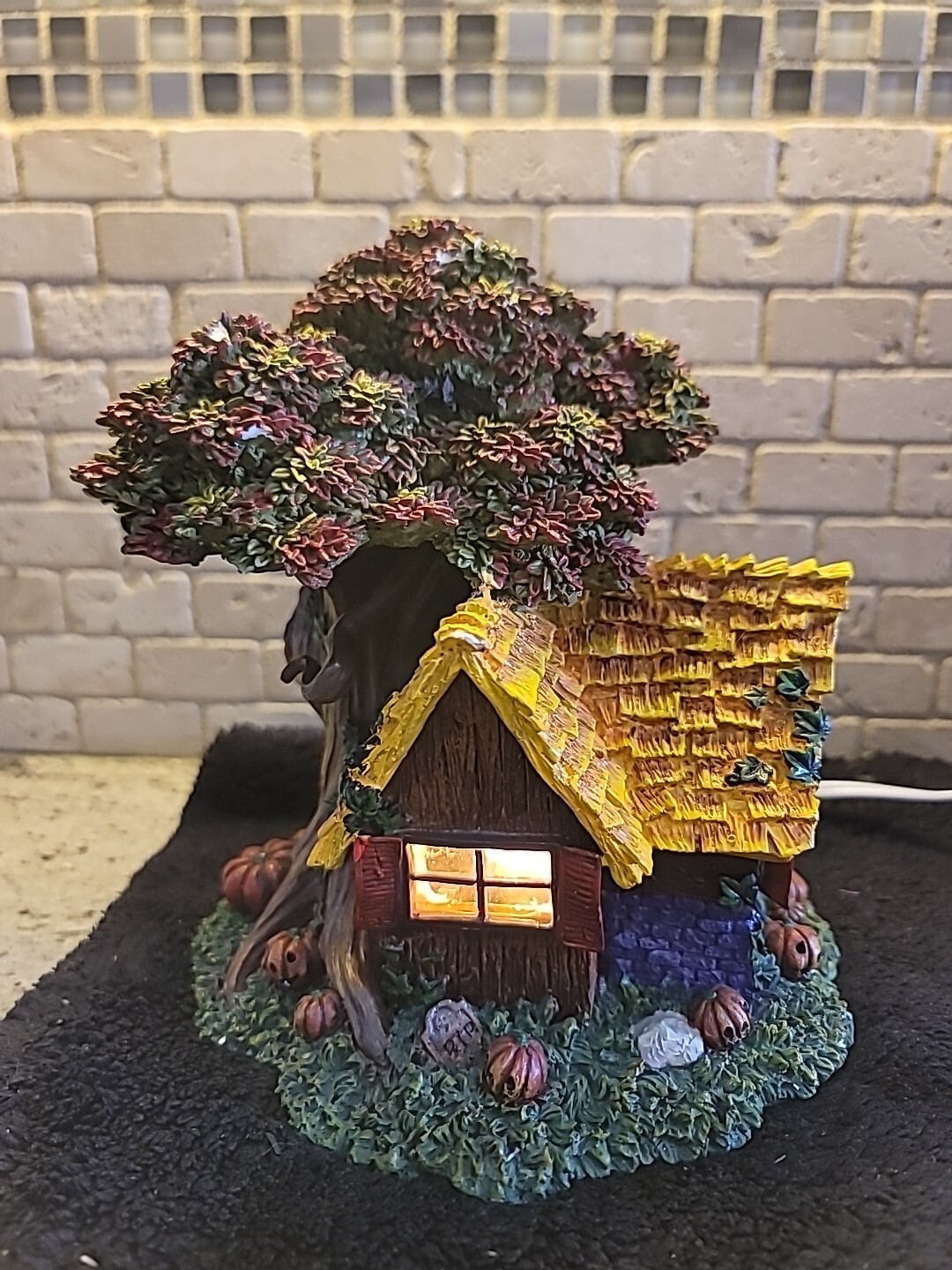 Pooh Haunted Acre Halloween Village POOH’S HAUNTED HUNNY HIDEOUT Sculpture A2574