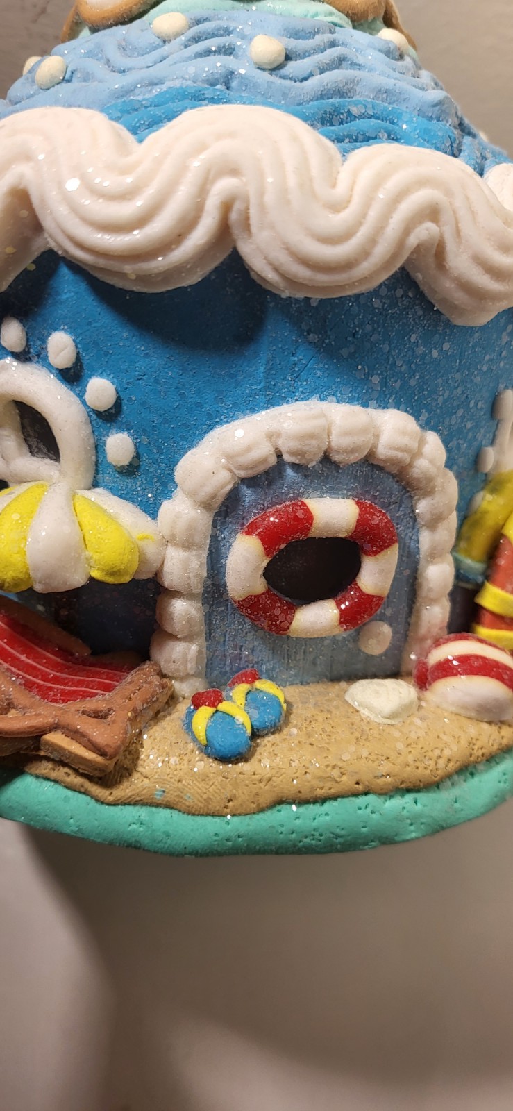 Valerie Parr Hill “I Love The Seashore” Cupcake Cottage Light Up
