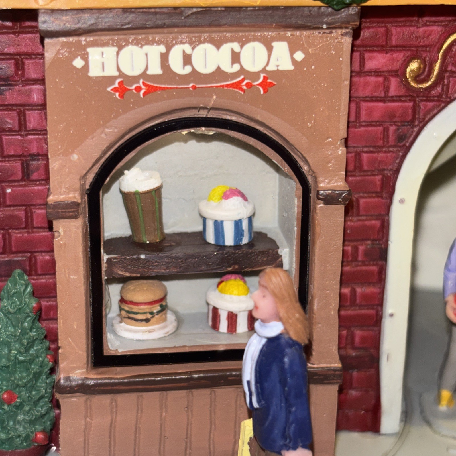 Lemax #05700 Tinseltown Plaza (2020) NIB Sounds, Lights, and Animation