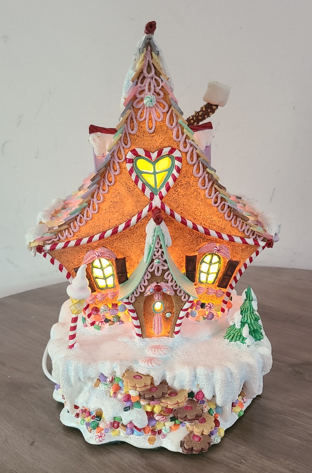 DANBURY MINT Home Sweet Home Ceramic Gingerbread House Christmas Lightup