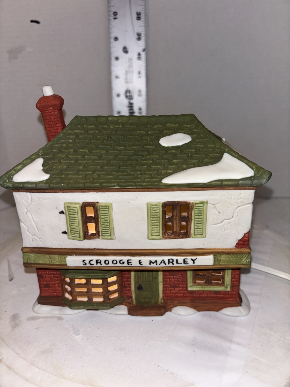 DEPARTMENT 56 HERITAGE DICKENS VILLAGE SCROOGE AND MARLEY COUNTING HOUSE